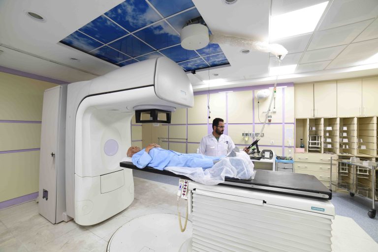 بخش رادیوتراپی-آنکولوژی بیمارستان فوق تخصصی آیت الله یثربی(ره)